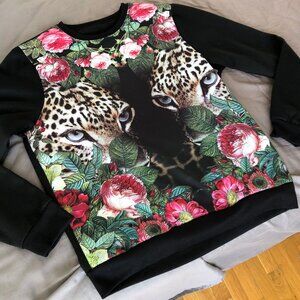 Sweatshirt with graphic print